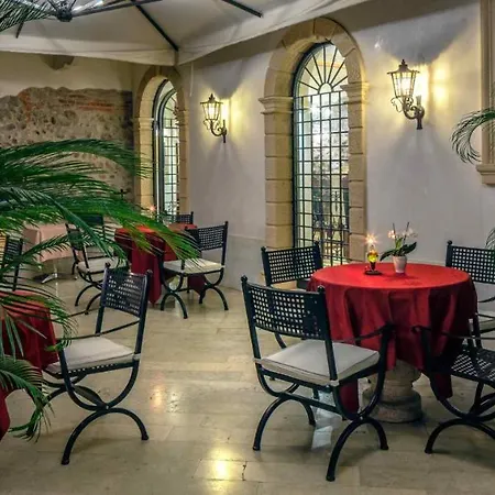 Antico San Zeno Aparthotel 3*