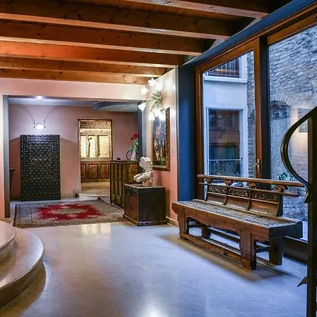 Antico San Zeno Centro Storico Aparthotel 4*