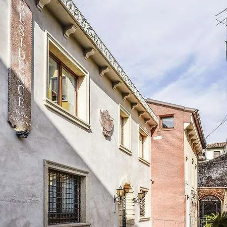 Aparthotel Antico San Zeno Centro Storico 3*