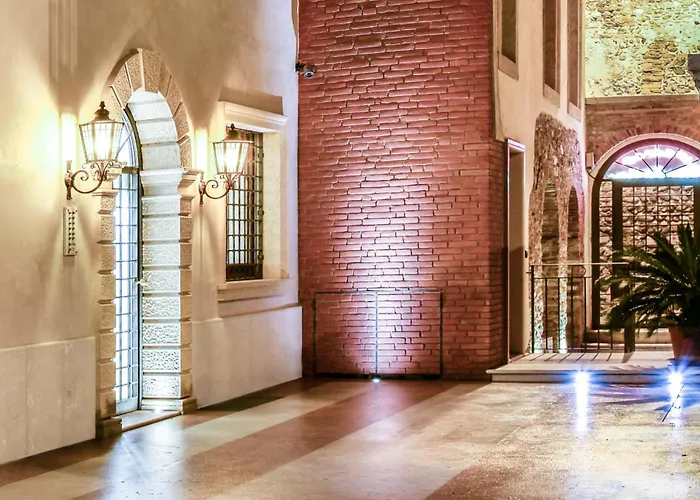 Antico San Zeno Centro Storico 4*