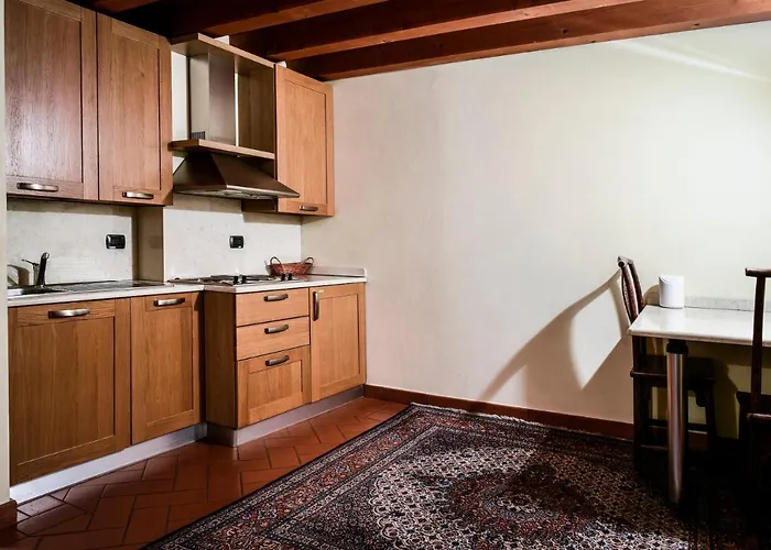 Antico San Zeno Centro Storico 公寓式酒店 4*